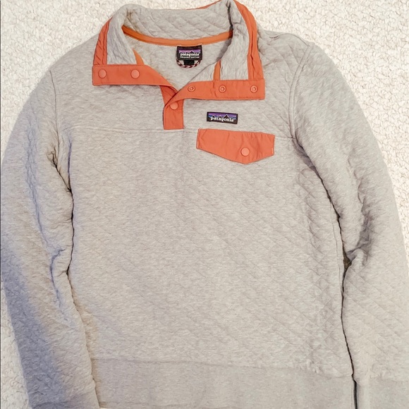 Patagonia Tops - Patagonia quilted pullover